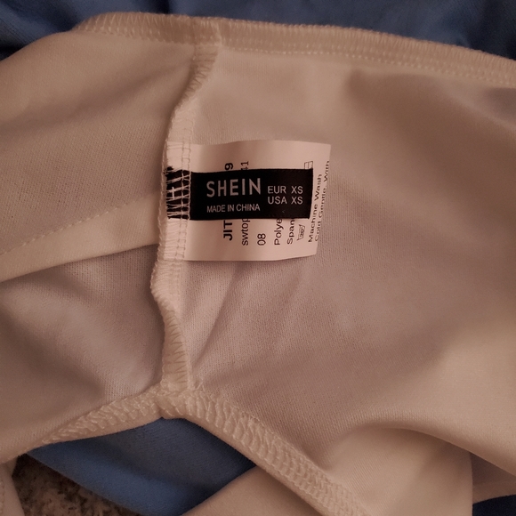 Tie bow back square neck crop top - Picture 4 of 4